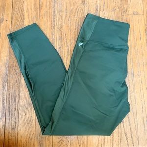 Fabletics Powerhold Shine 7/8 Leggings in Green